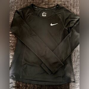 women’s black dri-fit long sleeve shirt